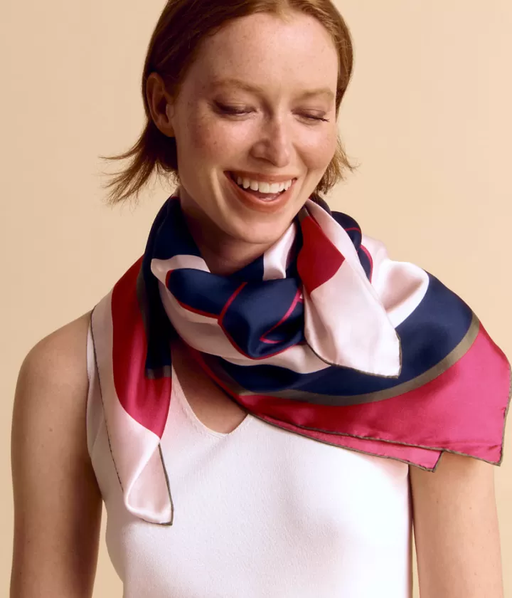 Accessoires>DEVERNOIS Carré en twill de soie Dessin exclusif Rose