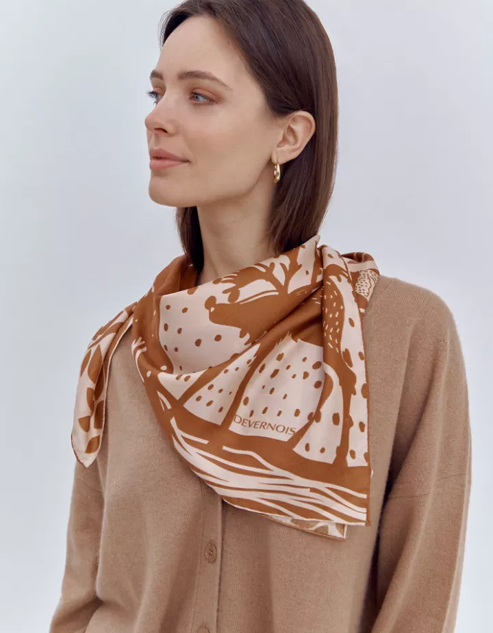 Accessoires>DEVERNOIS Carré imprimé En twill de soie Marron