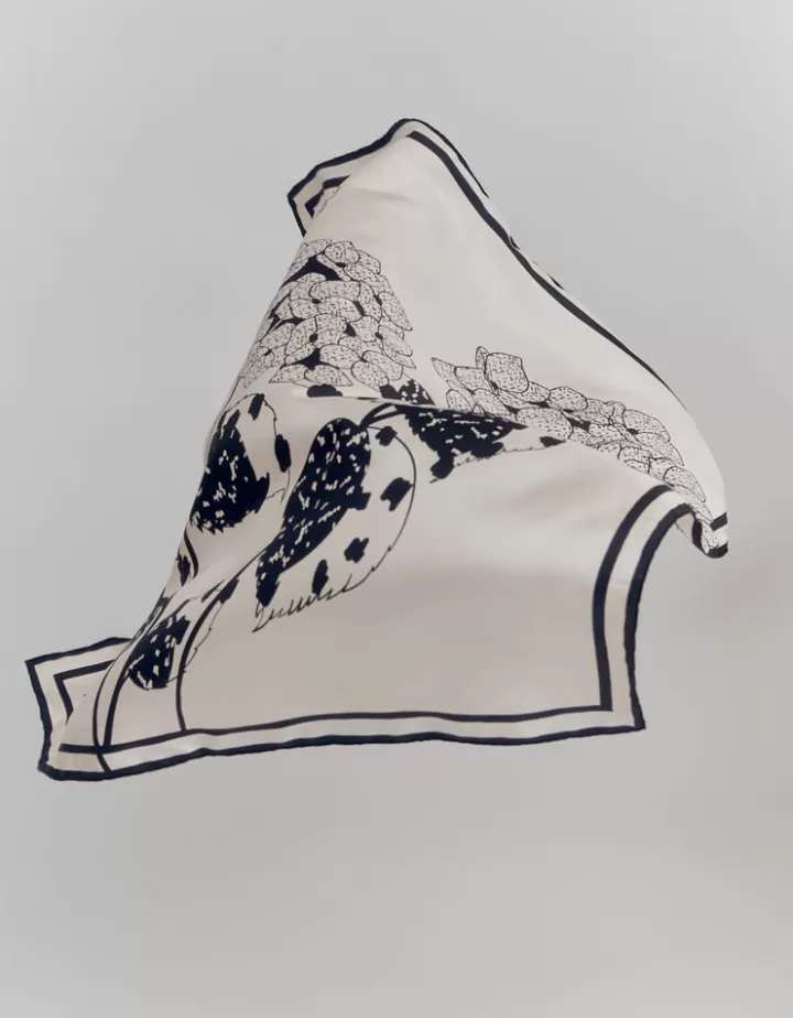 Accessoires>DEVERNOIS Carré imprimé En twill de soie Noir