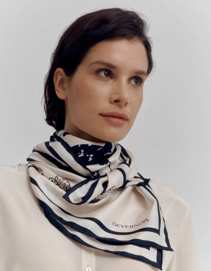 Accessoires>DEVERNOIS Carré imprimé En twill de soie Noir