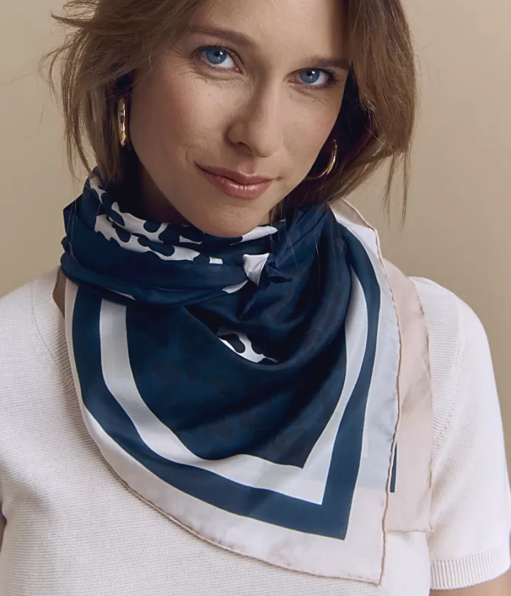 Accessoires>DEVERNOIS Carré imprimé en voile de soie Motif panthère Bleumarine