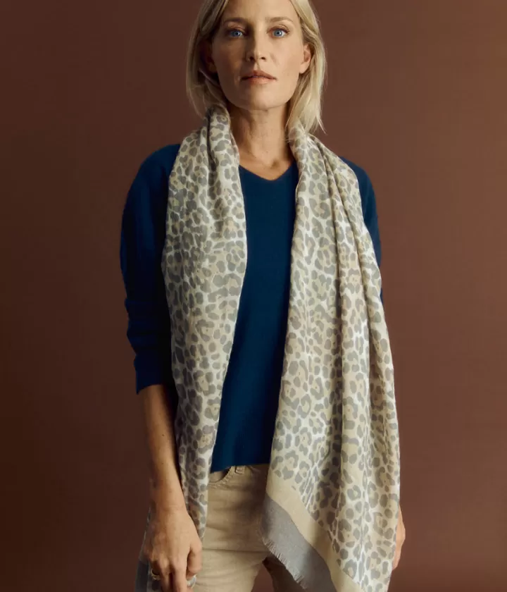 Accessoires>DEVERNOIS Écharpe imprimée en laine et soie Motif animalier Beige