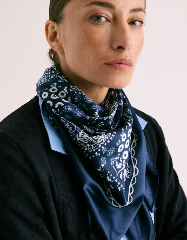 Accessoires>DEVERNOIS Echarpe imprimée En satin Bleumarine