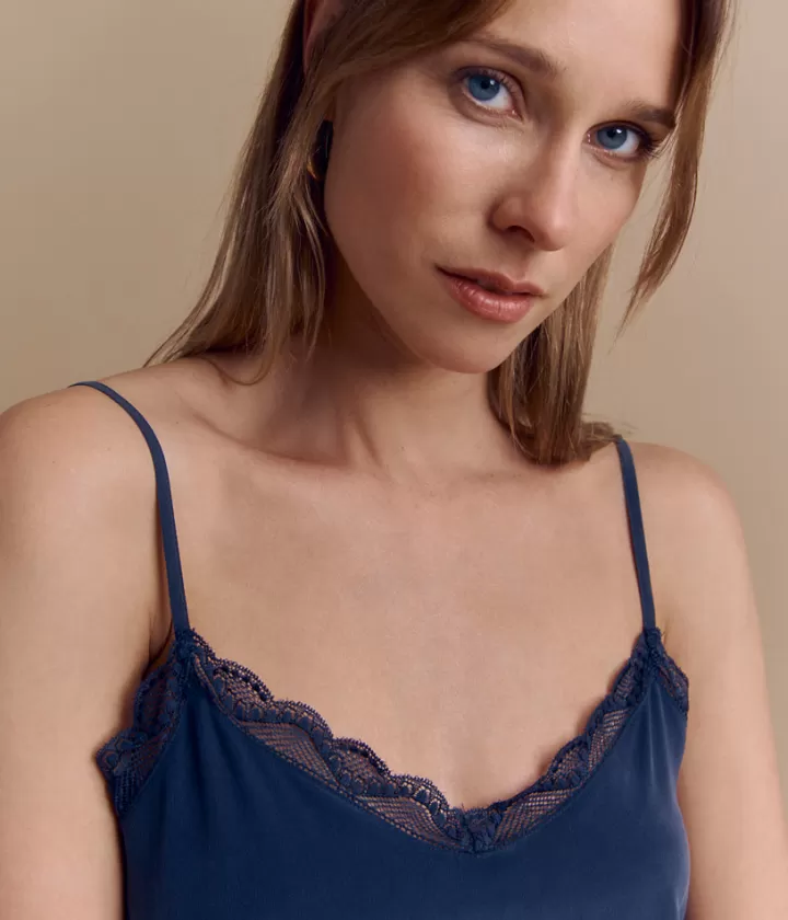 Tops & Chemises>DEVERNOIS Top en soie Encolure dentelle Marine